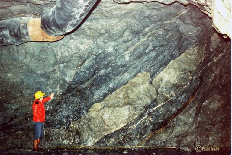 Side-track: Val Vedello e dintorni. Un pò di geologia. Ultime osservazioni e commenti 2018